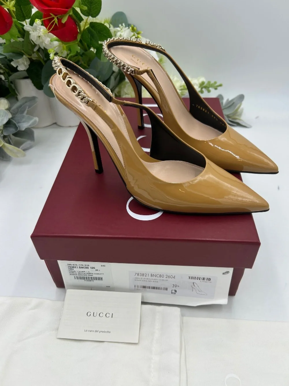 Women’s Gucci Signoria Patent chain sling back pumps. Size 39.5. Made in Italy. - Picture 6 of 11